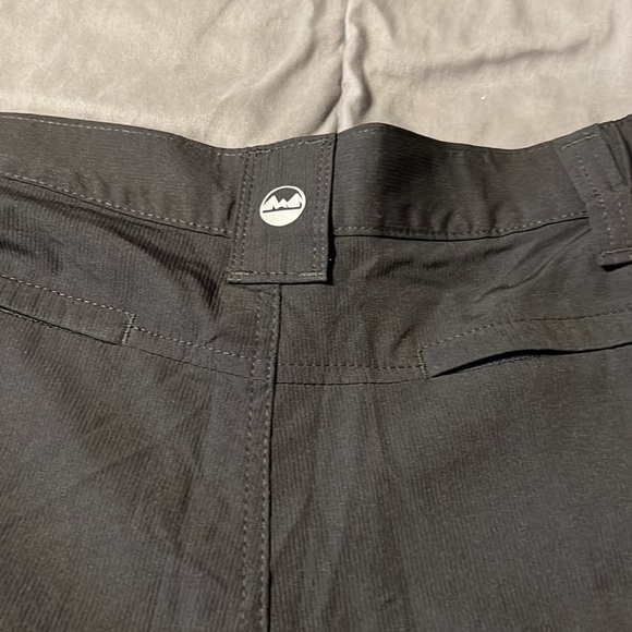 Men’s golf shorts one pair of black and one pair of dark gray - Picture 6 of 15